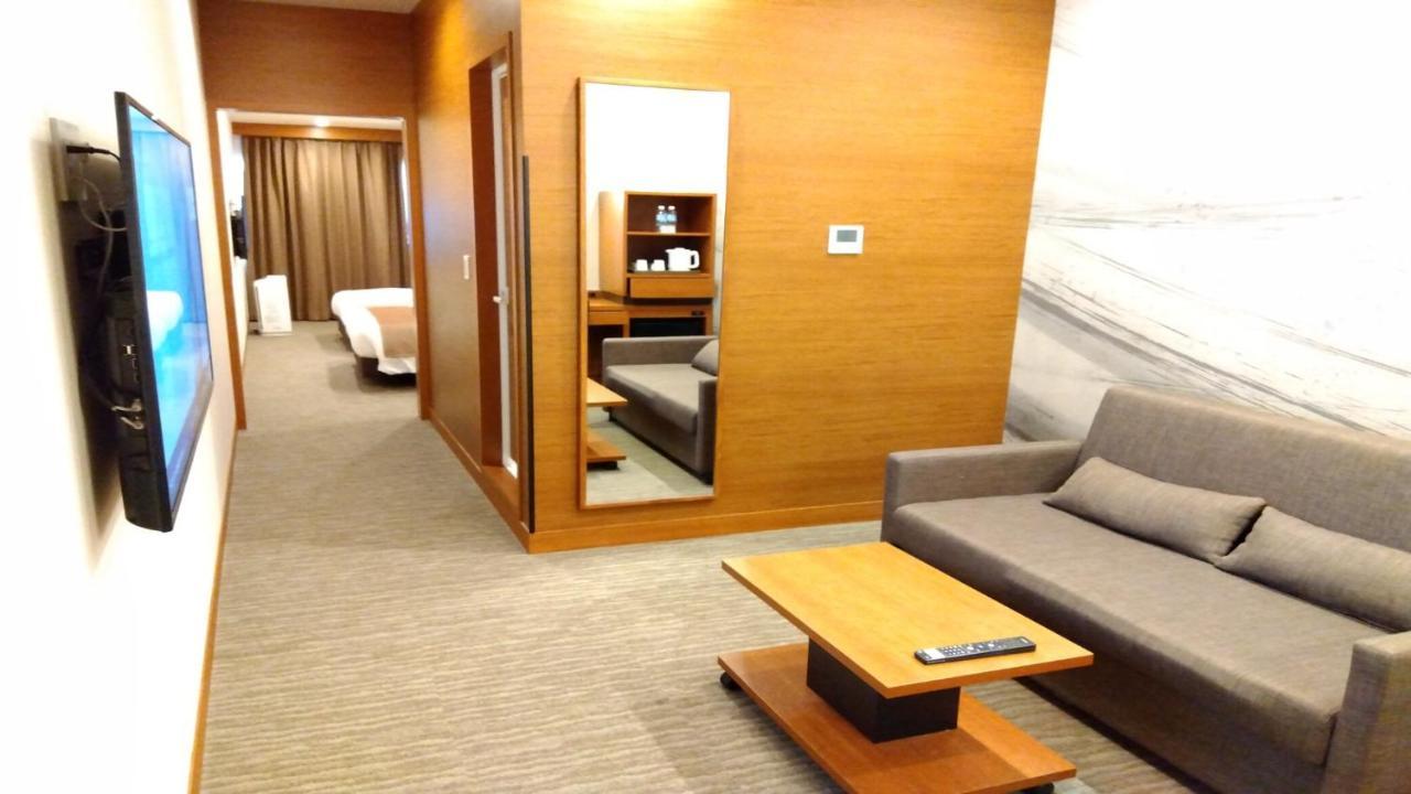 Odysis Suites Osaka Airport Hotel إيزوميسانو المظهر الخارجي الصورة